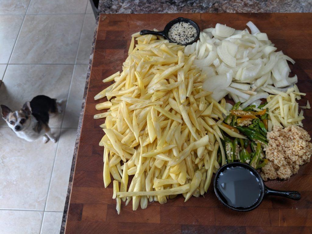 Spicy Garlicy Yellow Beans » RecipeCollage.com » September 16, 2025