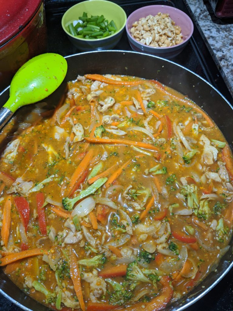 Pad thai Chicken & Noodles » RecipeCollage.com » September 13, 2025