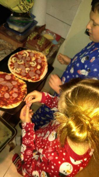 Pita Pizza » RecipeCollage.com » September 15, 2025