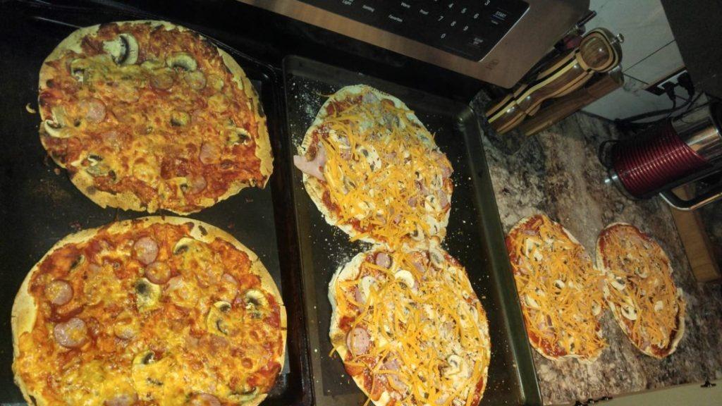 Pita Pizza » RecipeCollage.com » September 15, 2025