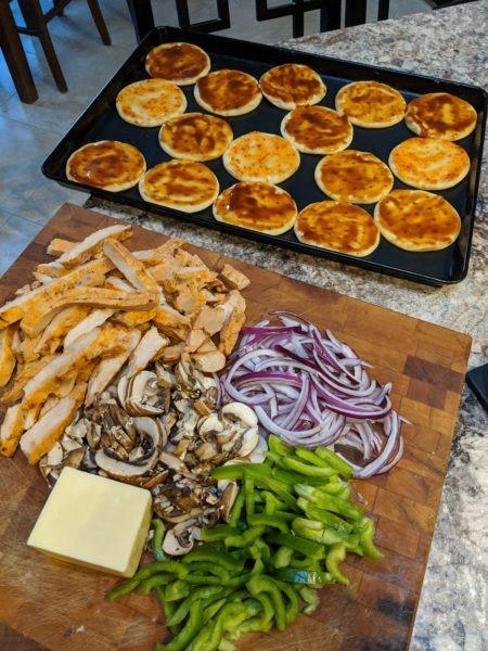 Mini Chicken Pizzas » RecipeCollage.com » September 13, 2025