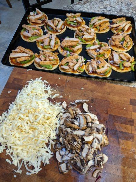 Mini Chicken Pizzas » RecipeCollage.com » September 13, 2025