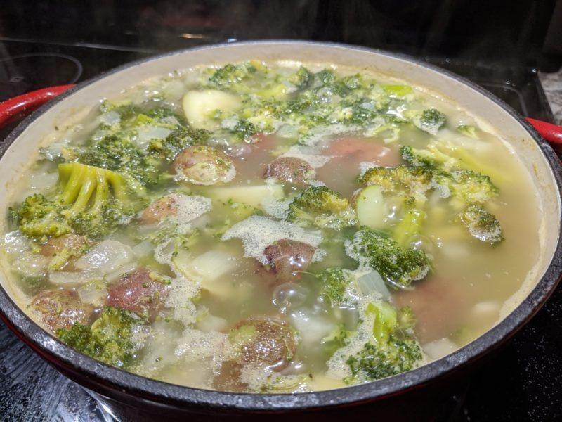 Broccoli & Potato Soup » RecipeCollage.com » September 18, 2025