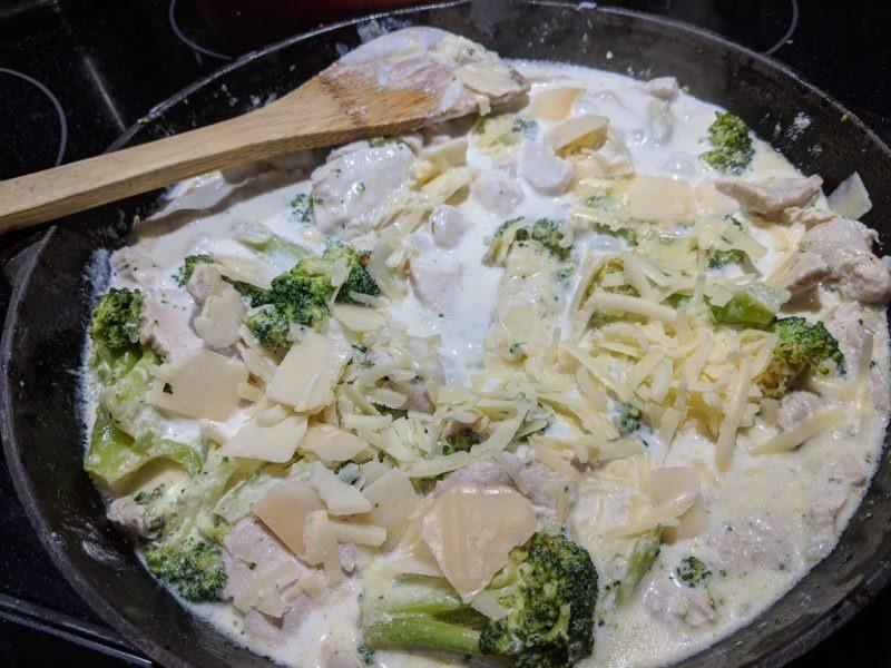 Chicken Alfredo Spaghetti » RecipeCollage.com » September 15, 2025