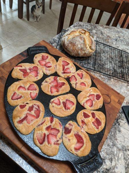 Strawberry Muffins » RecipeCollage.com » September 15, 2025