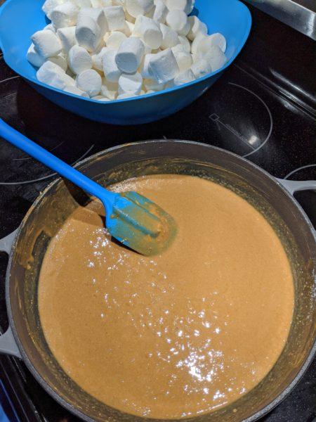 Marshmallow Cereal Bars » RecipeCollage.com » September 15, 2025