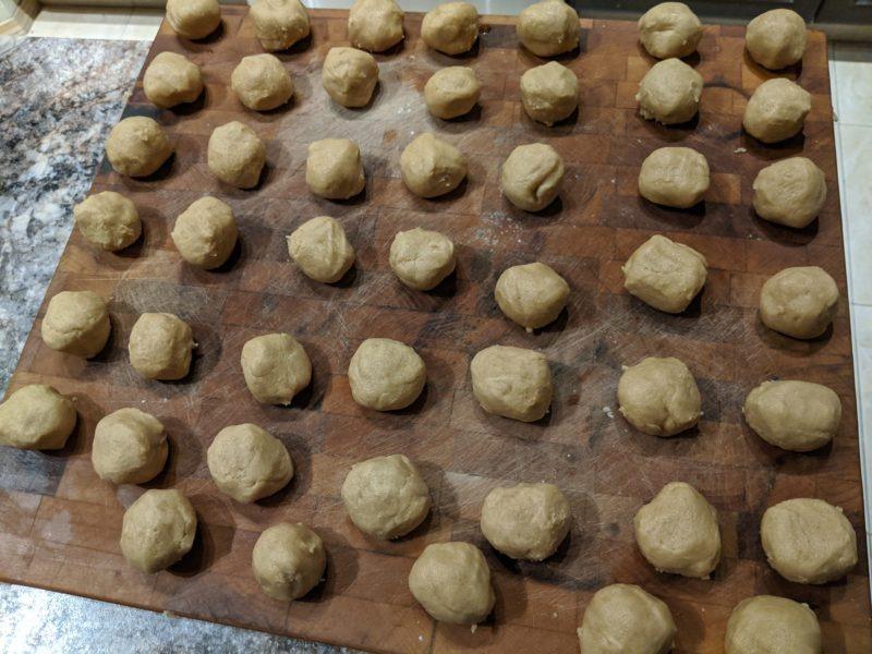 Nutty, Chocolatey, filled Peanut Butter Cookies » RecipeCollage.com » September 15, 2025