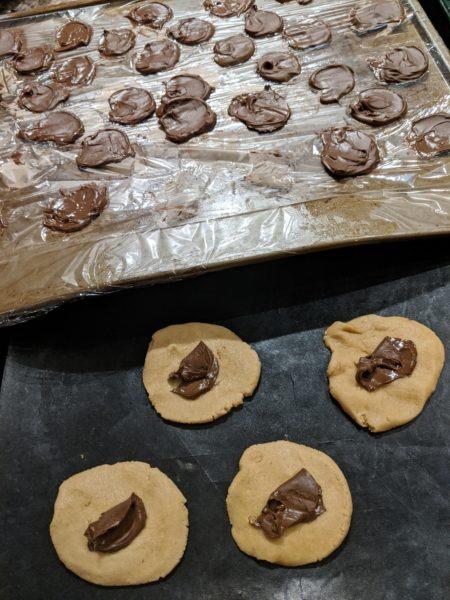 Nutty, Chocolatey, filled Peanut Butter Cookies » RecipeCollage.com » September 15, 2025