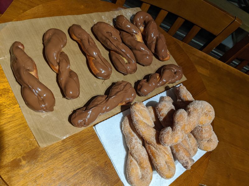 Donut Tresse » RecipeCollage.com » September 15, 2025