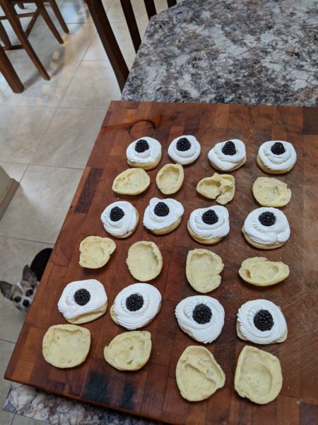 Blackberry Filled Cream Puffs » RecipeCollage.com » September 15, 2025