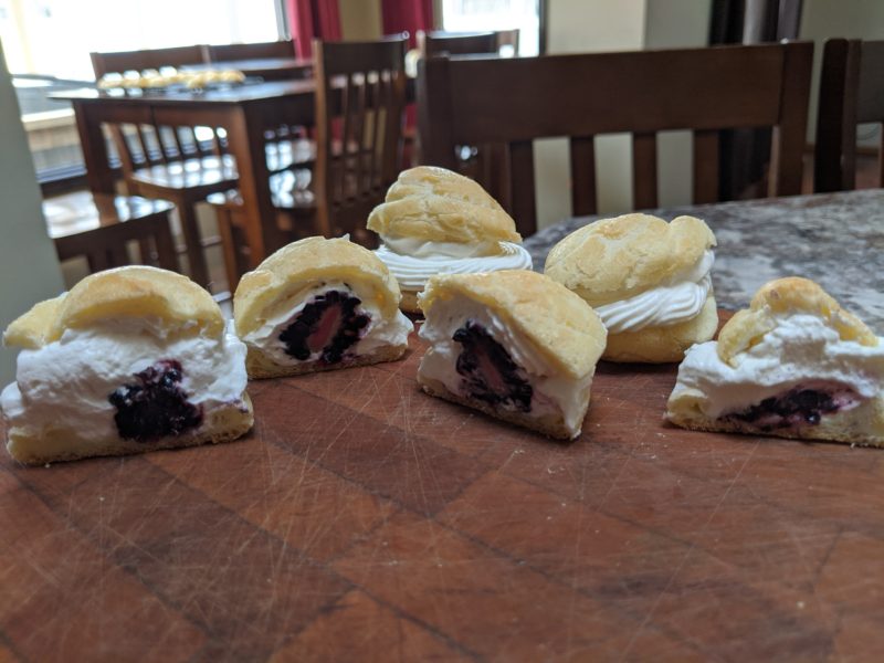 Blackberry Filled Cream Puffs » RecipeCollage.com » September 15, 2025