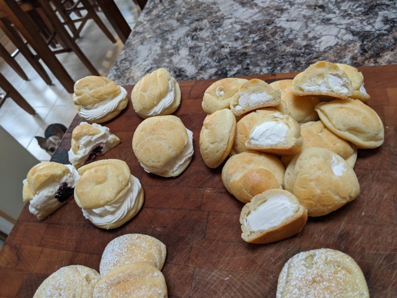 Blackberry Filled Cream Puffs » RecipeCollage.com » September 15, 2025