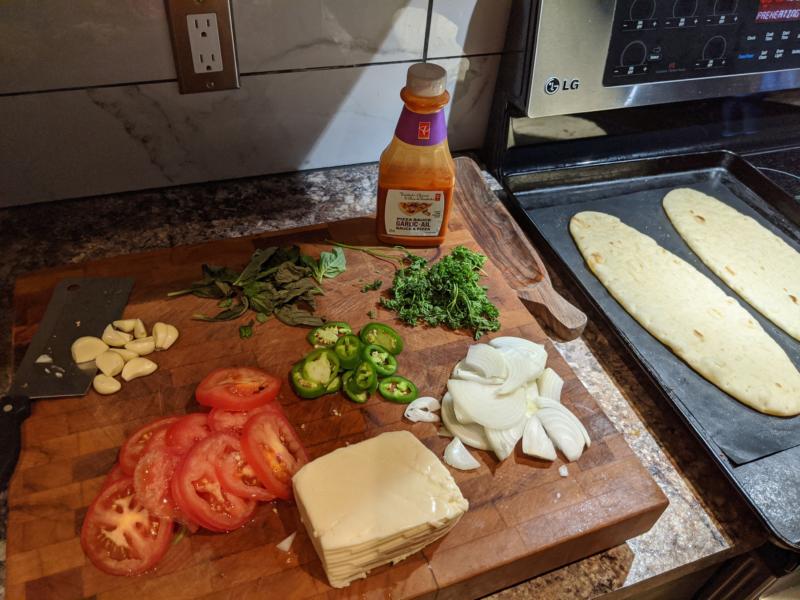 Veggie Flatbread Pizzas » RecipeCollage.com » September 15, 2025