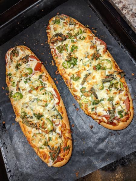 Veggie Flatbread Pizzas » RecipeCollage.com » September 15, 2025