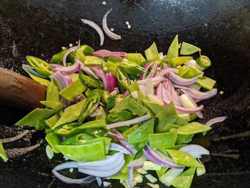 Stir-fry Clams, with a kick » RecipeCollage.com » September 15, 2025