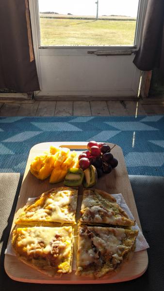 Breakfast Pizza » RecipeCollage.com » September 16, 2025